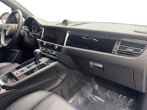 Used 2023 Porsche Macan image 50