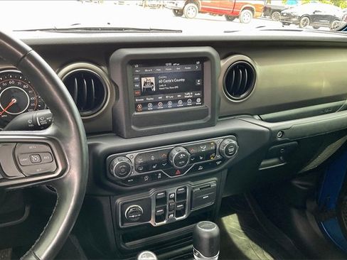 Used 2021 Jeep Gladiator Willys image 6