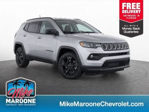 Used 2022 Jeep Compass Latitude AWD/4WD image 1