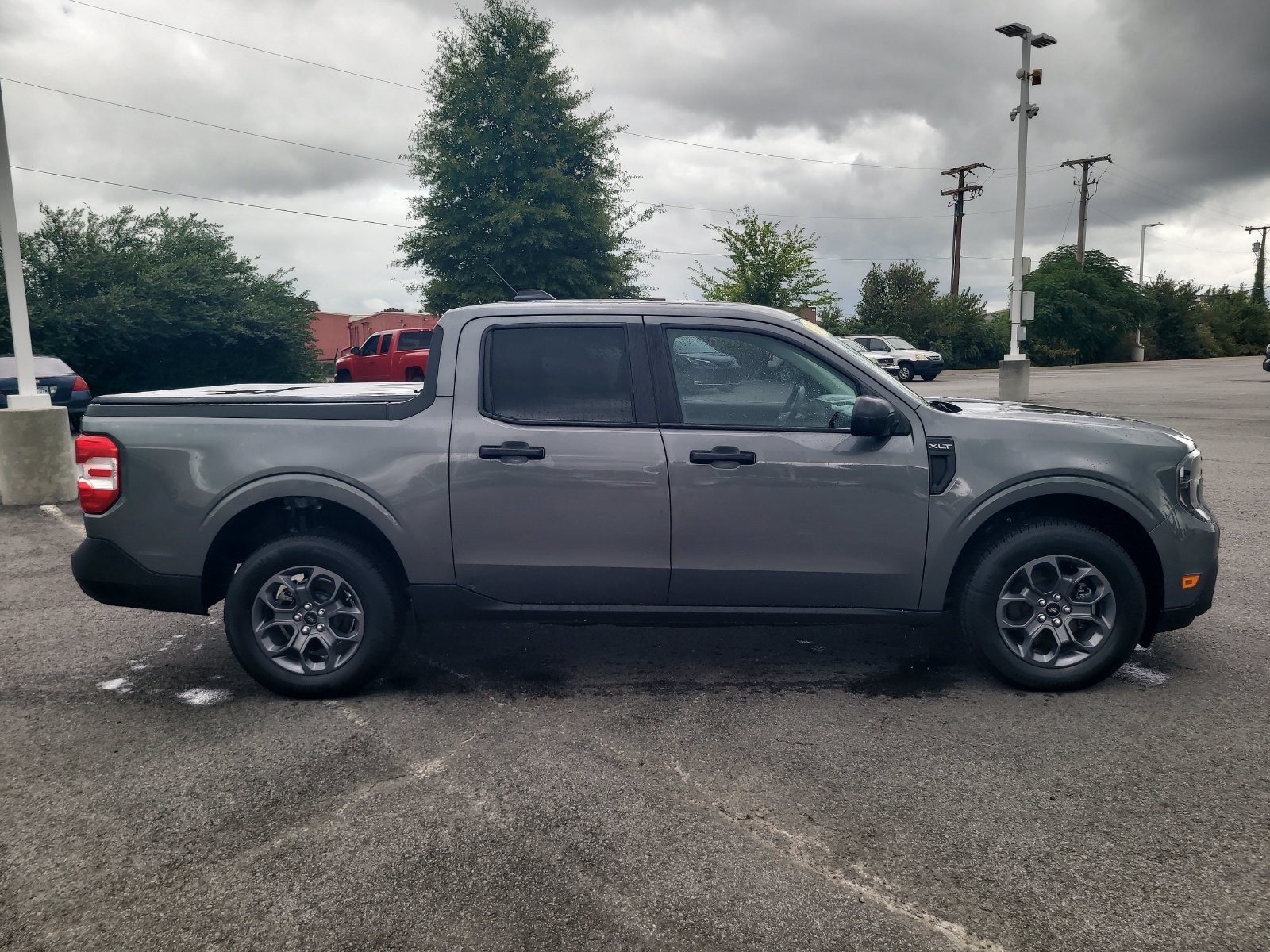 Used 2025 Ford Maverick XLT FWD image 2