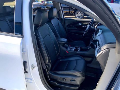 Used 2024 GMC Terrain SLT AWD/4WD image 9