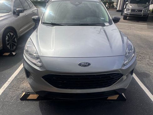 Used 2022 Ford Escape SE w/ SE Sport Appearance Package FWD image 6