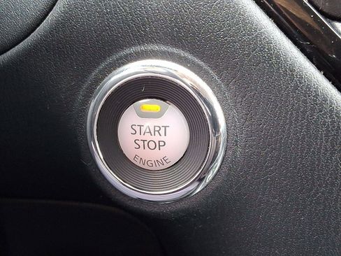 Used 2020 Nissan Pathfinder S image 24