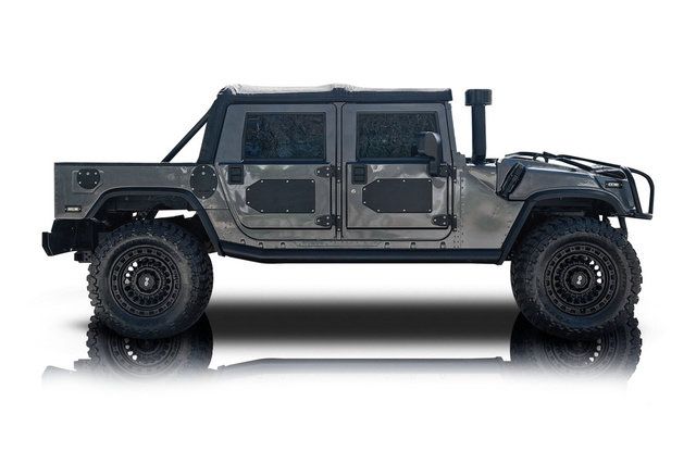 Used 2003 HUMMER H1 4-Door Open Top AWD/4WD image 2
