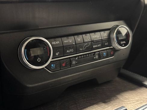 Used 2021 Ford Expedition Limited AWD/4WD image 40