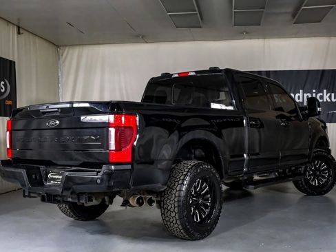 Used 2022 Ford F250 Lariat w/ Black Appearance Package image 8