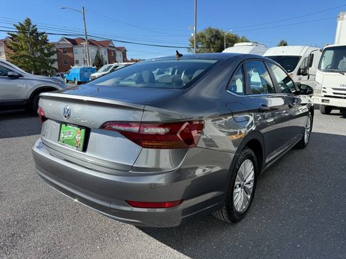 Used 2019 Volkswagen Jetta SE FWD image 3
