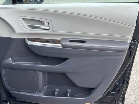 Used 2024 Toyota Sienna XLE image 42