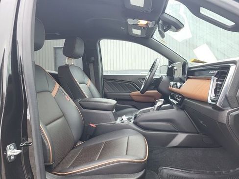 Used 2023 GMC Canyon AT4 image 13