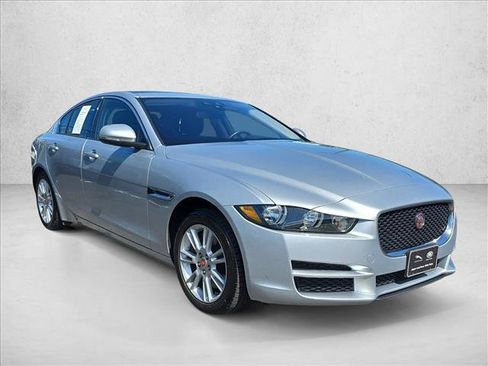 Used 2017 Jaguar XE Premium AWD/4WD image 3