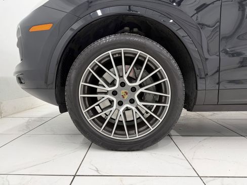 Certified 2022 Porsche Cayenne S image 16