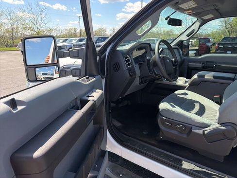 Used 2015 Ford F250 XLT w/ XLT Interior Package image 6