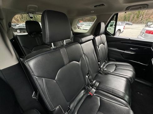 Used 2025 Honda Pilot Touring image 37