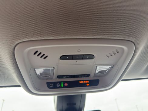 Used 2018 Chevrolet Traverse RS FWD image 23