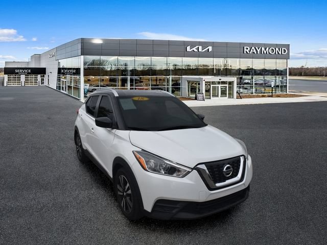 Used 2018 Nissan Kicks SV FWD image 9
