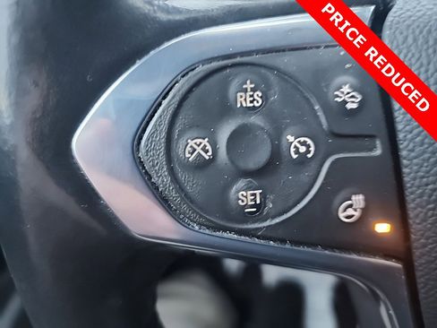 Used 2021 Chevrolet Traverse LT image 14