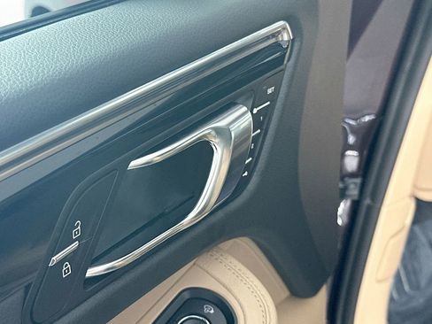 New 2026 Porsche Macan image 20