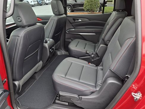 New 2026 Chevrolet Traverse Z71 w/ Driver Confidence Package image 6