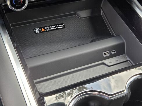 New 2026 Chevrolet Suburban High Country image 9