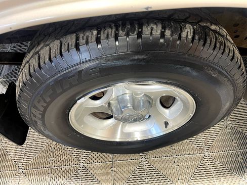 Used 2000 Ford Explorer Eddie Bauer image 18