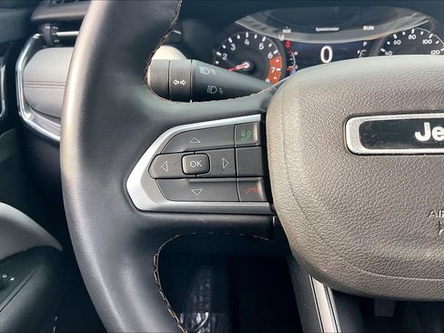 Used 2022 Jeep Compass Limited image 23