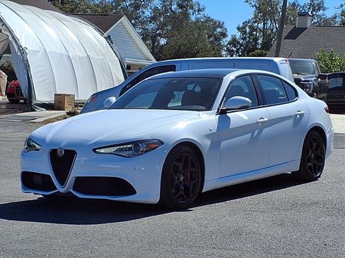Used 2022 Alfa Romeo Giulia Ti image 3