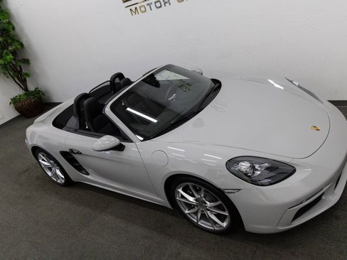 Used 2018 Porsche 718 Boxster image 24