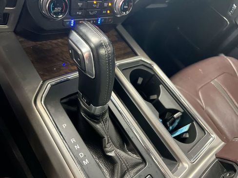 Used 2017 Ford F150 Platinum w/ Equipment Group 701A Luxury image 18