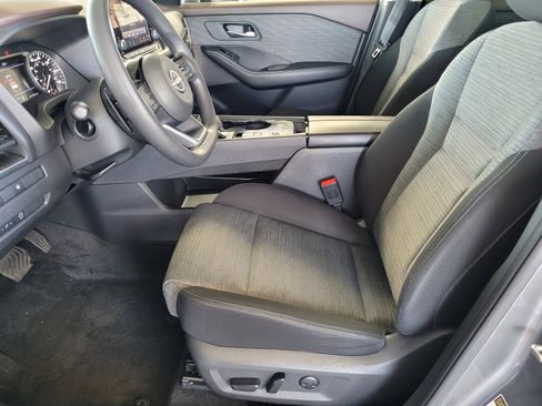 Certified 2023 Nissan Rogue SV FWD image 18