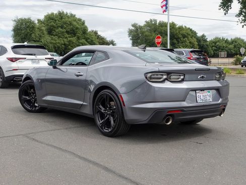Used 2021 Chevrolet Camaro LT w/ Technology Package RWD image 9
