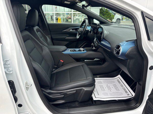 Used 2025 Chevrolet Equinox EV LT w/ Convenience Package FWD image 28