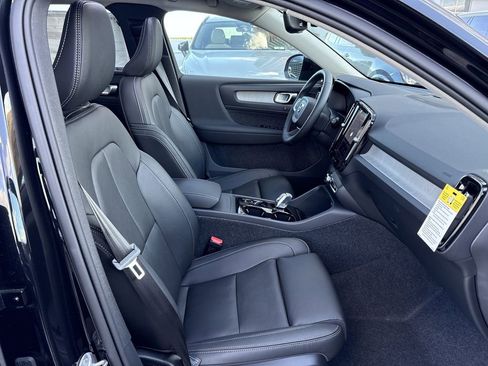 New 2026 Volvo XC40 B5 Ultra image 14