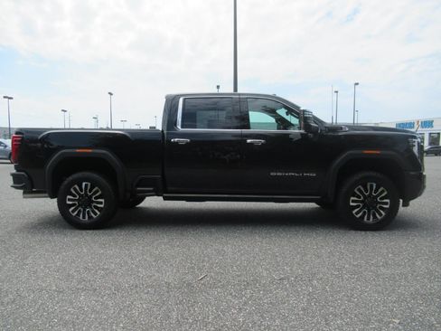New 2026 GMC Sierra 2500 Denali Ultimate AWD/4WD image 2
