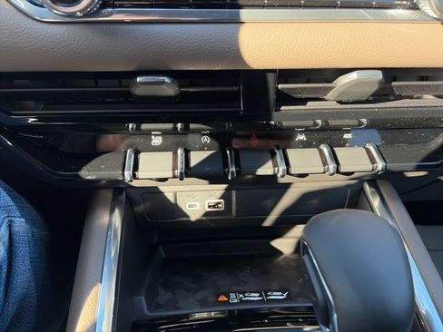 New 2026 GMC Canyon Denali image 23