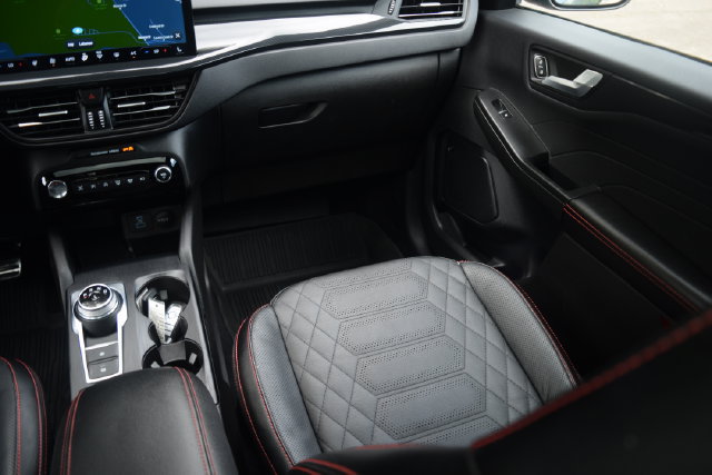 Used 2023 Ford Escape ST-Line Elite w/ Premium Technology Package AWD/4WD image 14