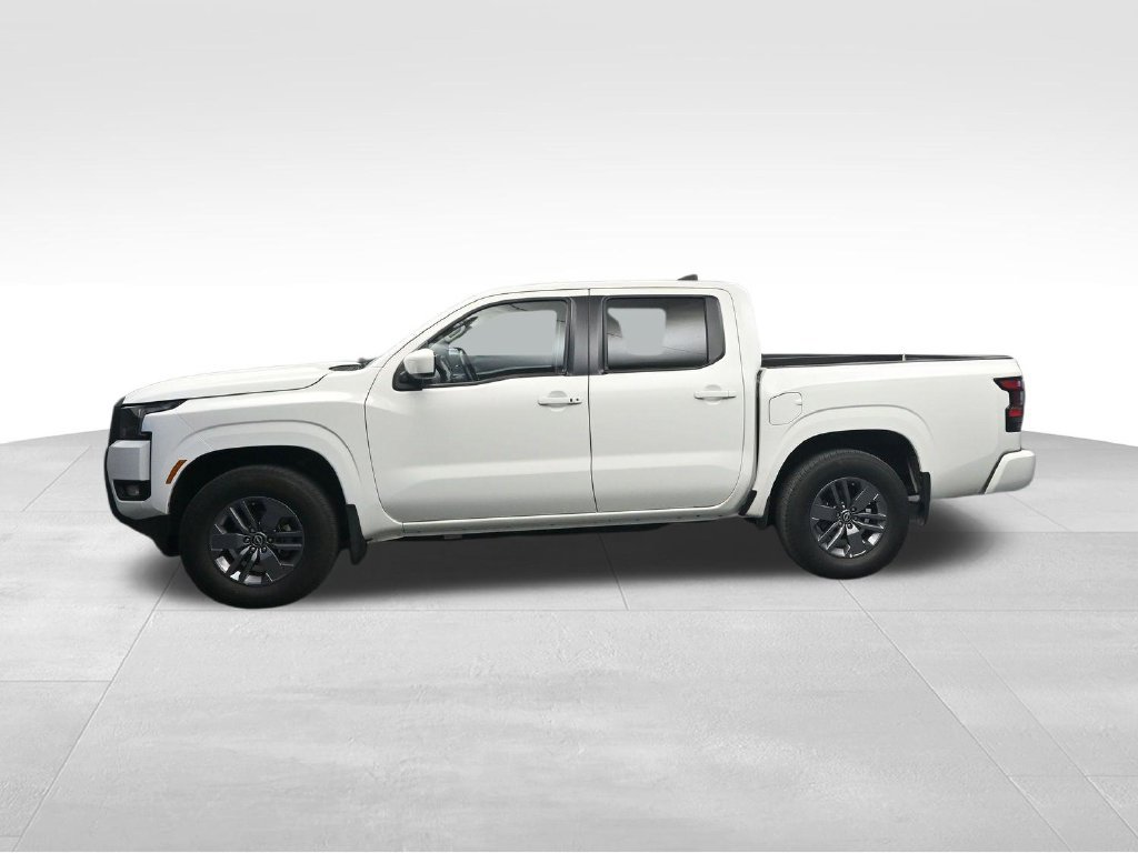 Used 2025 Nissan Frontier SV w/ SV Convenience Package RWD image 2