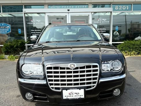 Used 2005 Chrysler 300 C w/ Cold Weather Group RWD image 2