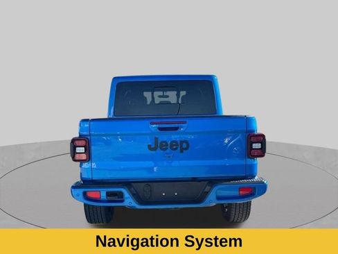 Used 2023 Jeep Gladiator Overland AWD/4WD image 6