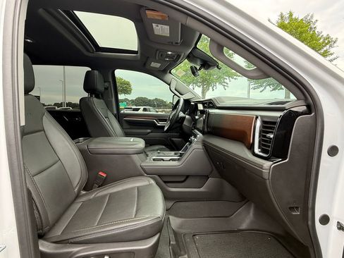Used 2024 GMC Sierra 3500 Denali w/ Denali Reserve Package AWD/4WD image 30