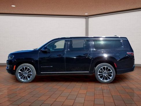 Used 2024 Jeep Wagoneer L Series III w/ Premium Group I AWD/4WD image 3