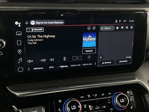 Used 2024 GMC Sierra 3500 Denali w/ Technology Package image 18