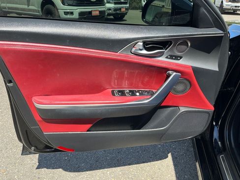 Used 2018 Kia Stinger GT2 AWD/4WD image 11