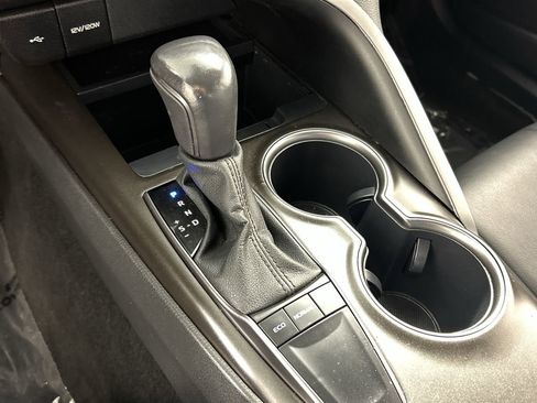 Used 2023 Toyota Camry SE image 15