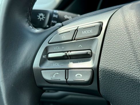 Used 2020 Hyundai Ioniq SE FWD image 26