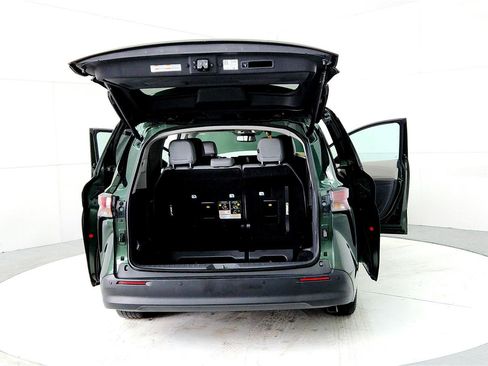 Certified 2024 Toyota Sienna XLE image 11