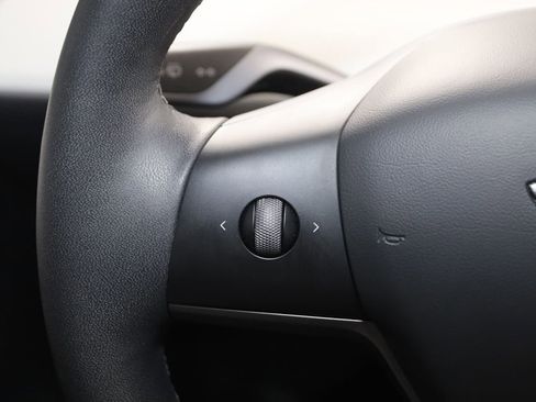 Used 2023 Tesla Model Y Performance image 35