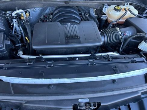 Used 2023 Chevrolet Suburban Premier AWD/4WD image 10
