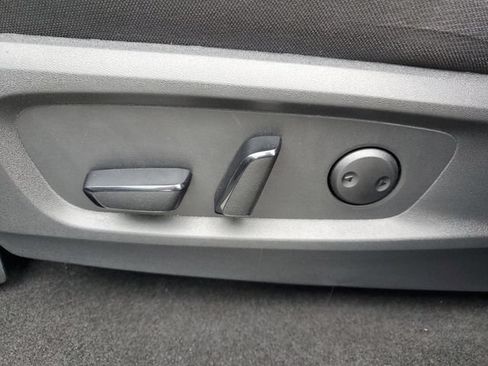 Used 2025 Nissan Pathfinder SV w/ SV Premium Package FWD image 20