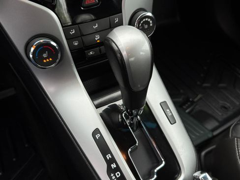 Used 2014 Chevrolet Cruze LT FWD image 18
