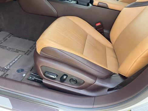 Used 2019 Lexus ES 350 w/ Premium Package image 22